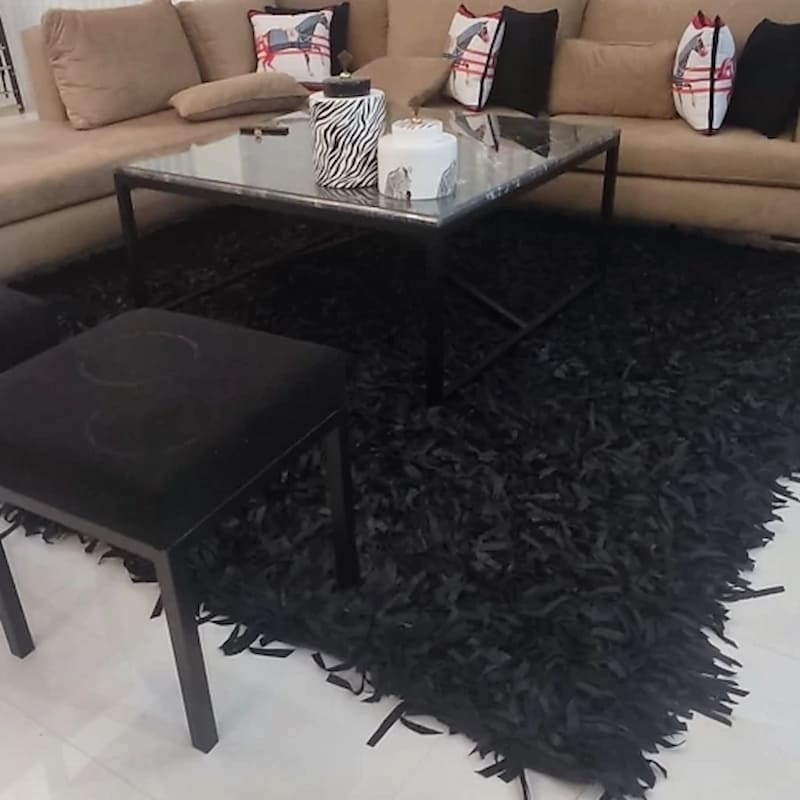 فرش چرم مشکی انتخابی مدرن برای فضاهای خاص